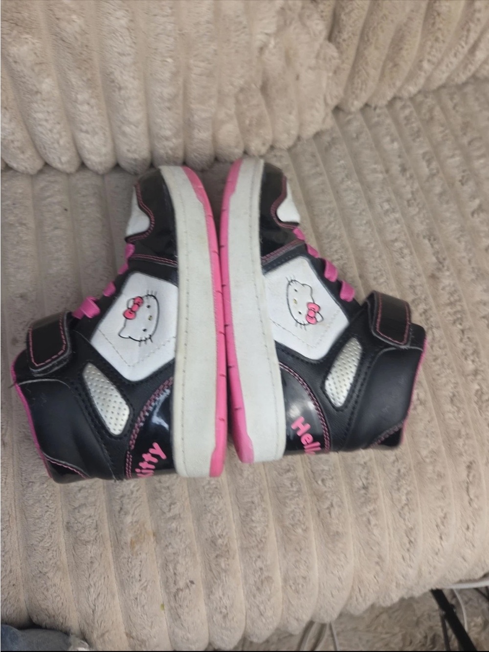 Hello Kitty Girls High Top Sneakers Black Pink White  Shoes Size 12 (Little Kid) - Picture 6 of 10